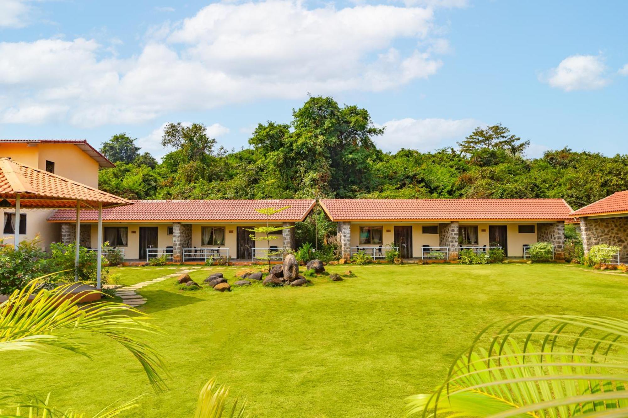 Casa Amora Lonavala Εξωτερικό φωτογραφία
